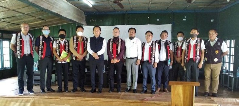 Advisor Imnatiba with others during the inauguration of Sub-DIC office and Multi Purpose Hall at Changtongya town on September 30. (DIPR Photo) 